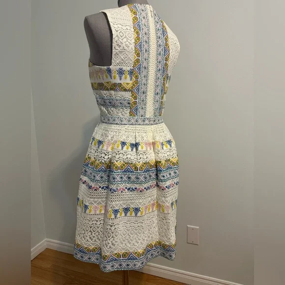 BCBG Maxazria Lace Sleeveless Dress Size 4 - Picture 7 of 12